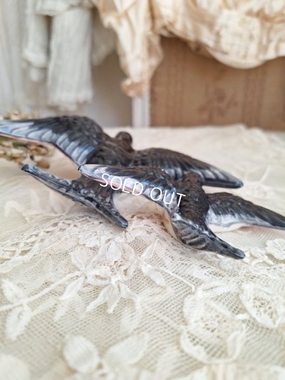 画像6: アンティーク陶器ツバメ2羽セット