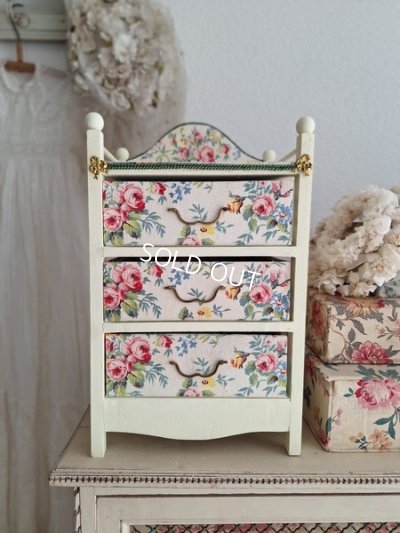 cartonnagechest
