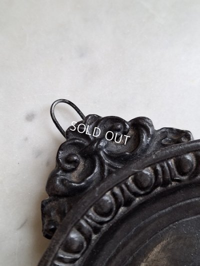 画像4: アンティーク石膏聖母子オーナメント