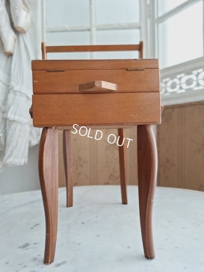 画像3: 小さな猫脚ソーイングボックス