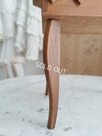 画像8: 小さな猫脚ソーイングボックス