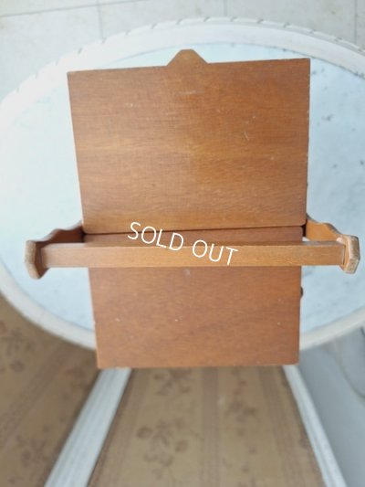 画像9: 小さな猫脚ソーイングボックス