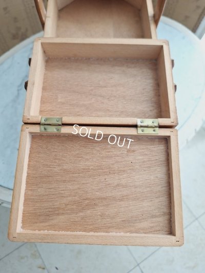 画像12: 小さな猫脚ソーイングボックス