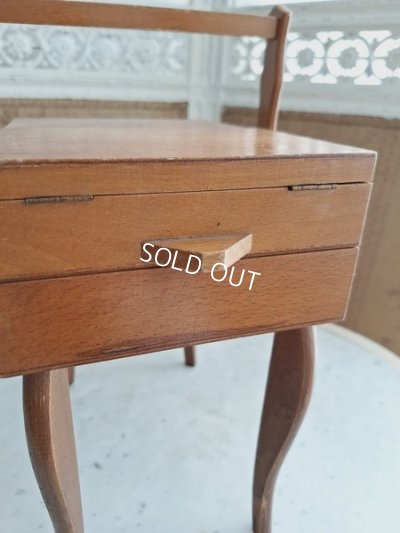 画像17: 小さな猫脚ソーイングボックス