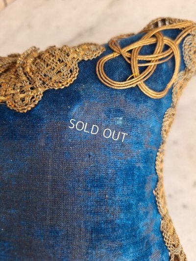 画像25: マリエスタンド付クッション