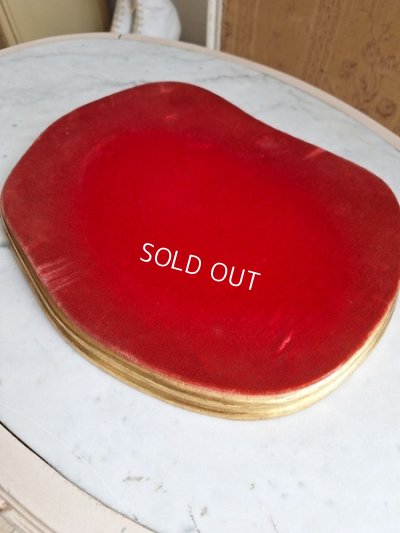 画像13: 大きな台座