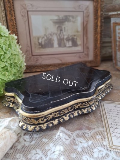 antiquedisplaytable