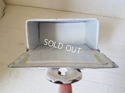 画像4: エトワール社白手描き花柄アリュメット缶