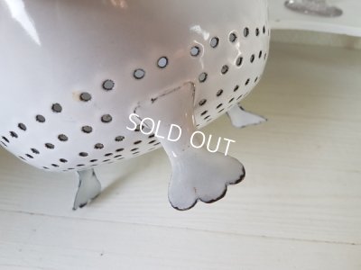 画像2: 白いホーロー猫脚コランダー