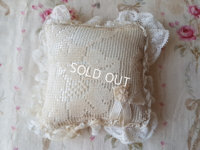 画像8: アンティークレースクッション