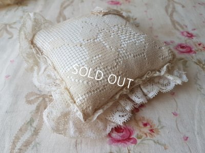 画像4: アンティークレースクッション