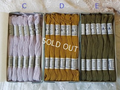 画像9: ボックス付DMCアンティーク刺繍糸セット