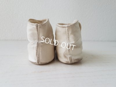 画像4: 白いボタンアップベビーシューズ