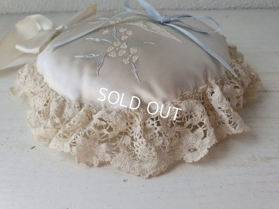 画像9: アンティ―クリングピロー