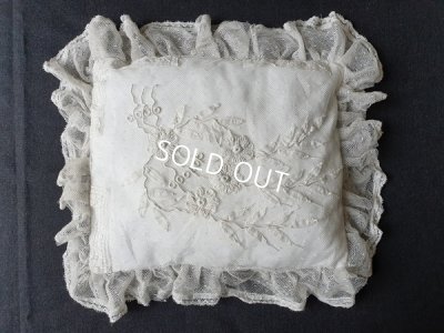 画像2: アンティークレースクッション
