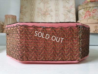 画像10: 花柄刺繍カルトナージュボックス