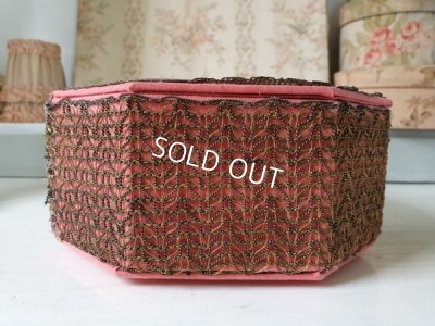 画像9: 花柄刺繍カルトナージュボックス