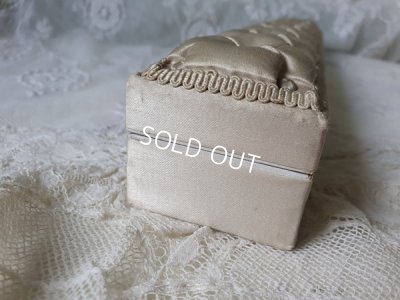 画像6: アンティークくるみボタン装飾ボックス