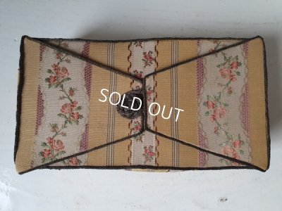 画像2: アンティーク花柄ケース