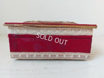 画像11: クッション付きローズガーランドボックス