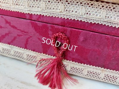 画像10: クッション付きローズガーランドボックス