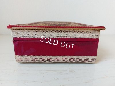 画像13: クッション付きローズガーランドボックス