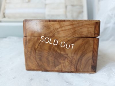 画像10: モシュリンヌすみれとミモザ柄クッション付きボックス