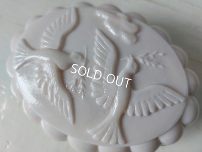 画像2: オパリンガラス小鳥柄ソープディッシュ