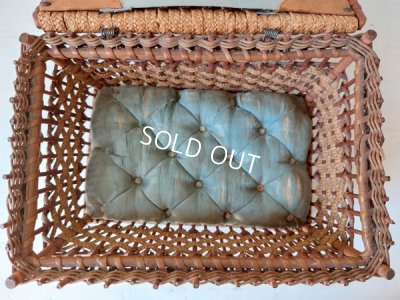 画像11: アンティーククッション付バスケット