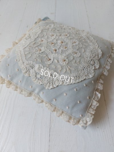 画像2: アンティークレースクッション