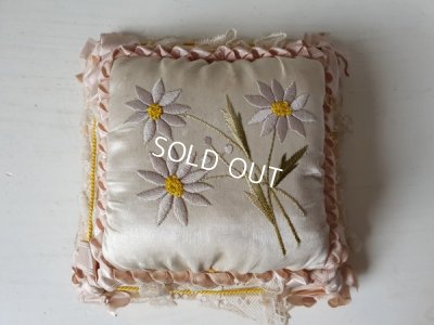 画像2: アンティーク花柄刺繍レース装飾ボックス