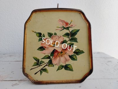 画像2: アンティークリボンと花柄ブリキバスケット