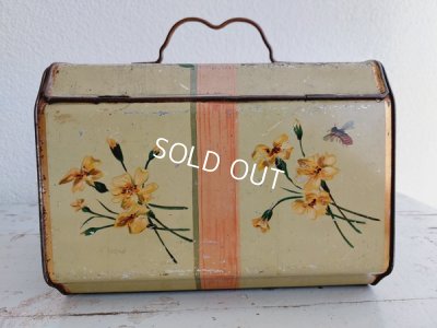 画像13: アンティークリボンと花柄ブリキバスケット