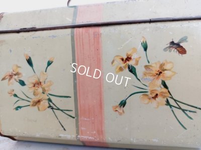 画像14: アンティークリボンと花柄ブリキバスケット