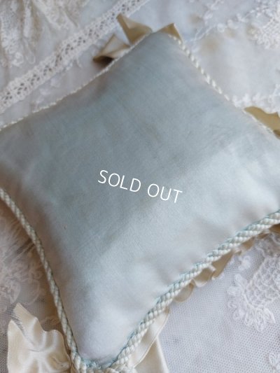 画像11: アンティーク刺繍クッション