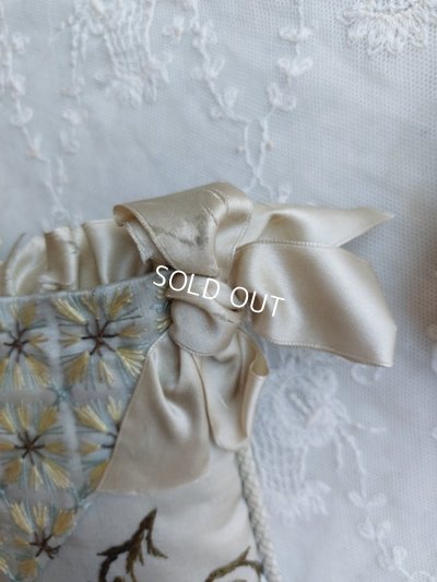 画像13: アンティーク刺繍クッション