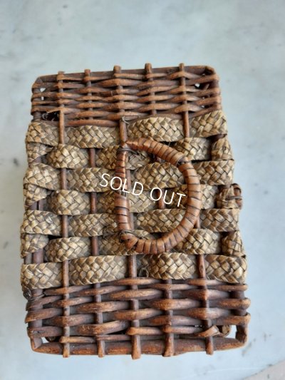 画像13: アンティーククッション付ソーイングバスケット