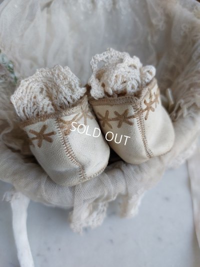 画像12: アンティーク白いベビーシューズ