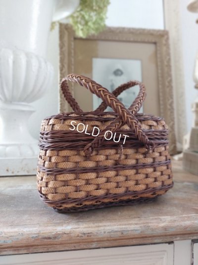 antiquebasket
