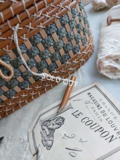 画像8: アンティーククッション付バスケット