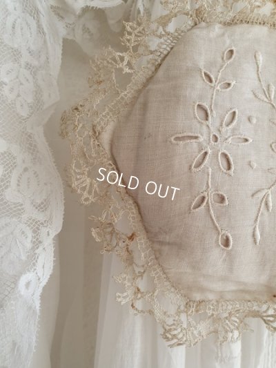 画像9: アンティークレースクッション