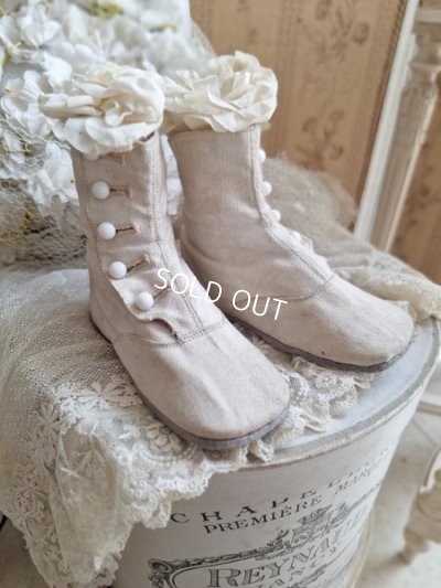antiquevictorianbottonupboots