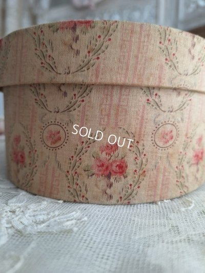 画像2: アンティークローズ柄カルトナージュボックス