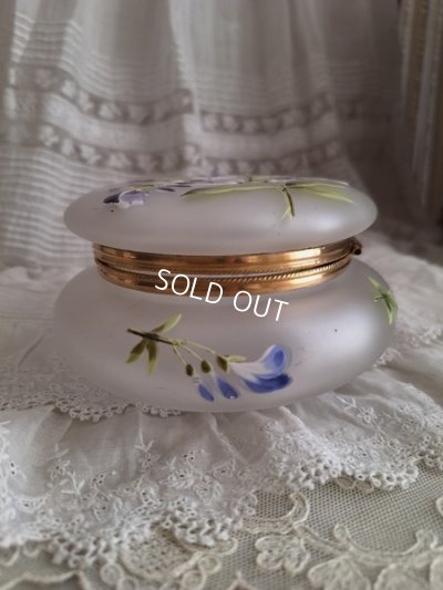 画像8: アンティークガラスパウダージャー