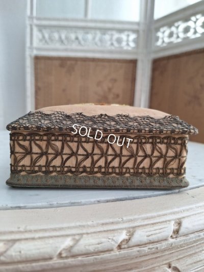 画像8: アンティーク刺繍ボックス