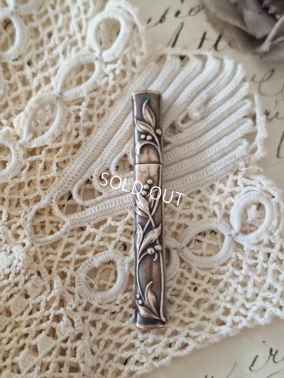 画像3: アンティークやどり木レリーフニードルケース