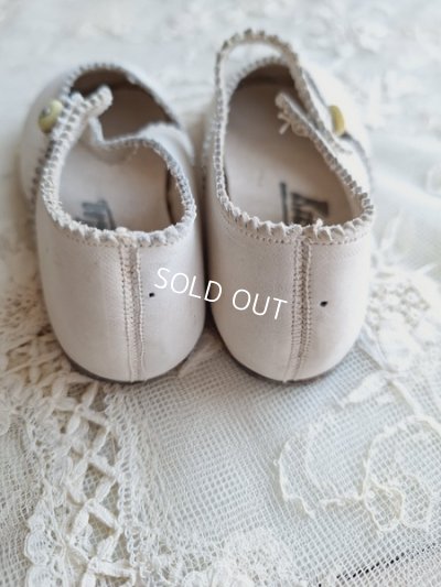 画像10: アンティーク白いベビーシューズ