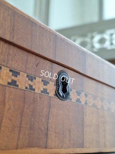 画像9: アンティークツバメ木箱