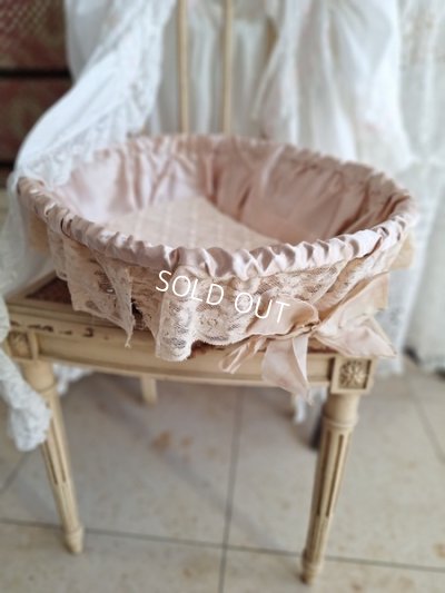 lacebasket