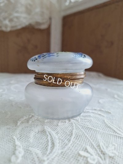 画像8: アンティークガラスパウダージャー